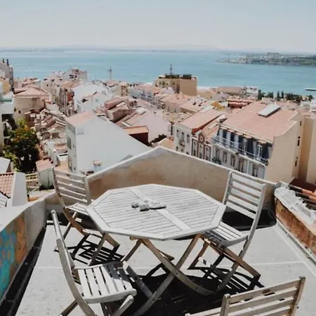 Olympo-Stunning Penthouse Views, Riverside Flat *